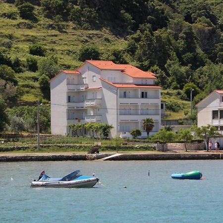 Apartments And Rooms By The Sea Supetarska Draga - Donja, Rab - 2001 Buitenkant foto